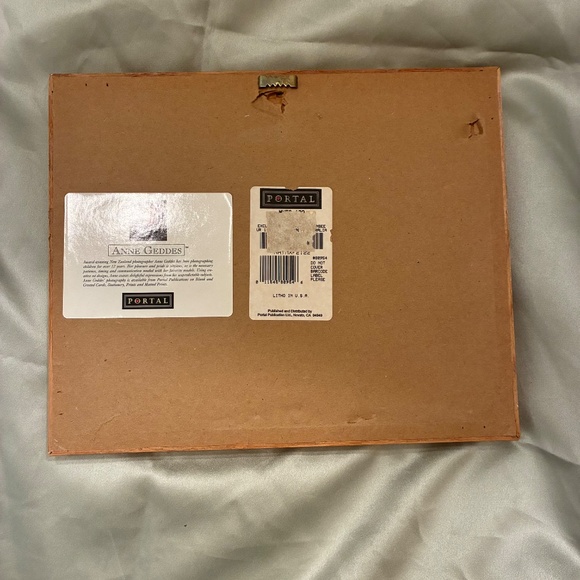 Vintage Anne Geddes Babies in Tulips 8x10 Wall Hanging Real Glass Wood Frame EUC - Picture 4 of 7